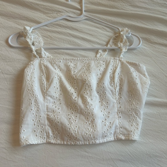 Eyelet crop top - Picture 1 of 3